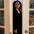 Florence McLean har boet i Aarhus siden, hun var 8 år gammel. I mange år har hun arbejdet som psykolog med byens udsatte børn og unge. Foto: Joachim Ladefoged