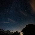 Igen i aften er der mulighed for at se stjerneskud. Perseiderne kan opleves hvert år i august - her et billede fra Skamstrup på Vestsjælland taget i 2018. Foto: Kenneth Meyer.