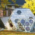 Nu kan aarhusianerne booke sig ind i Spaceframe Complex og holde møder, pop up-udstillinger, workshops eller lignende i det futuristiske kunstværk.