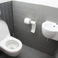 Der er fundet et spionkamera på et toilet på Aarhus Gymnasium. Modelfoto: Adobe Stock