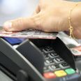 Fremover får man bedre mulighed for at betale både med fysiske betalingskort og kort på mobilen, hvis der sker et nedbrud. Det skriver Nationalbanken i en pressemeddelelse. (Arkivfoto). - Foto: Signe Goldmann/Ritzau Scanpix