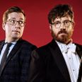 Makkerparret Rasmus Bruun (t.v.) og Frederik Clilus (t.h.) kendt fra Den Korte Radioavis har hovedrollerne i Adam Prices nye serie 'Orkesteret'. Foto: Åsmund Sollihøgda/DR