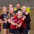 Det vindende U13-hold. Fra venstre: Josephine, Naja, Anna, Kamille, holdleder Jacob og Kirstine. Pressefoto.