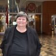 "Jeg er fuldstændig afhængig af deres hjælp. Jeg har stadig et liv og vil gerne være aktiv," siger 75-årige Helene Lønborg, som er døvblind. Foto: Trille Skøtt-Jensen