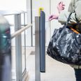 Det fysiske Rejsekort og de blå standere er snart fortid. Rejsende, som ikke ønsker at bruge en app, kan bruge et Basiskort. (Arkivfoto). - Foto: Ida Marie Odgaard/Ritzau Scanpix