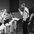 I 1973 modtog Peder Pedersen Jazzselskabet Aarhus’ Gaffelpris for sit arbejde som orkesterleder og arrangør. Arkivfoto: Jens-Kristian Søgaard/Aarhus Stadsarkiv