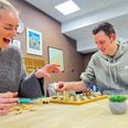 »Jeg kæmper med social angst, og når man gør det, kan man godt komme til at isolere sig selv. Men jeg kan godt lide at være social. Jeg vil gerne. Social angst og at være isoleret er ikke, den jeg er,« siger Louis Hevring Kristensen, der har fundet et fristed i Husrum Skanderborg. Foto: Cecilie Bisgaard