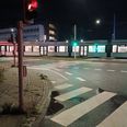 Rejsende i Aarhus opfordres til at følge med på Rejseplanen og Midttrafik live samt på infoskærme i forbindelse med aflysninger på letbanen tirsdag morgen. Foto: Alfredo Emilie Seimandi.