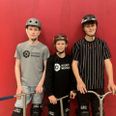 Lauritz Kørting (th.) vandt U13 guld. Bertram Bach (midten) vandt U12-guld. Sidste års nordiske mester Marius Skov Christensen måtte nøjes med en femte plads i AM-rækken, som er den anden højeste. Håbet er dog at gentage sidste års succes ved mesterskaberne i december. Foto: Mark Sigetty