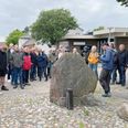 En af modtagerne af en donation fra Garant-millionen er Hou Lokalhistoriske Arkiv, der holder byvandringer, så man kan lære om det gamle fiskelejes historie. Pressefoto