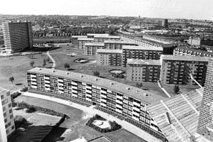 En by i byen blev bygget på kolonihaver, højhuse og en drøm om frisk luft.
