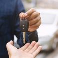 Ifølge fartmålingen passerede den 60-årige bilist fotovognen med 109 km/t.. Han måtte kun køre 50 km/t. Modelfoto: AdobeStock