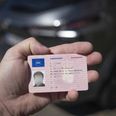 Køreskoleelever kan tage både køreprøve og størstedelen af køretimer i en bil med automatgear - men stadig få et kørekort til biler med både manuelt og automatgear i Danmark. (Arkivfoto). - Foto: Bo Amstrup/Ritzau Scanpix