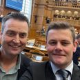 Leif Lahn Jensen (tv.) og Jens Meilvang hilser altid med tilfredshed, når det lykkedes dem at tale Djurslands sag på Christiansborg. Som i dette tilfælde med tre trafiksikkerhedsprojekter i Norddjurs som nu kan realiseres med 40 pct. statslig medfinansiering. Pressefoto