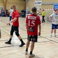 Nicolaj Danefeld Hansen, (15) tog ansvar, da det gjaldt. Her kommer han med et råd til unge Emil Larsen. De to scorede til sammen over halvdelen af hjemmeholdets mål. Foto: Lars Norman Thomsen