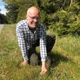 Kim Aaen, biolog i Skanderborg Kommune arbejder for at fremme biodiversiteten i vejkanterne.