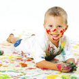 ADHD-foreningen har vundet et udbud fra Socialstyrelsen på 2,4 mio. til udbredelse af Kærlighed i Kaos. Det er de penge, som blandt andet gør det muligt at tilbyde forældretræningen i Skanderborg. Det er nemlig gratis for de enkelte forældre at deltage på forløbene. Derudover vil der løbende blive tilbudt forløb 13 andre steder i landet.