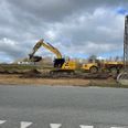 Gravemaskiner er gået i jorden og påbegyndt arbejdet med Risskov Engby Erhvervspark, som forventes at stå klar til udlejning i begyndelsen af næste år.