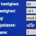 141 kilometer i timen i en 80-zone. Det koster en betinget frakendelse af kørekortet. Foto: Syd- og Sønderjyllands Politi.