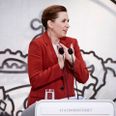 Flere udsatte børn bør bortadopteres, så de får en reel ny start, varslede statsminister Mette Frederiksen (S) i sin nytårstale i 2020. Siden da er antallet af tvangsbortadopterede børn steget.