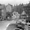 Ejendomme rives ned ved Klostergade for at lave gadegennembrud mellem Frue Kirkeplads og Klosterport. Foto: Aarhus Kommune, ca. 1935, Aarhus Stadsarkiv