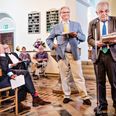 Prinsgemalen bliver årets kunstner i Østermarie på Bornholm og får opkaldt en vej efter sig. Ved en uhøjtidelig ceremoni i Østermarie Kirke blev prinsgemalen udnævnt til årets æreskunstner 2014 - og bidrog sammen med forfatter Peter Poulsen (th.) med oplæsning fra eget digterværksted. Foto: Bidstrup Stine/Ritzau Scanpix