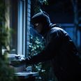 Et tyveri af en ældre dames bil i Ryomgård førte til, at politiet kom på sporet af en 33-årig mand, som nu er sigtet for 16 forskellige forhold, primært overtrædelser af straffeloven. Arkivfoto