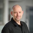 Udvalgsformand Kim Lykke Jensen (SF) rækker hånden ud til Rønde Handel og Erhverv for at komme tilbage på sporet med Hovedgade-projektet. Foto: Syddjurs Kommune