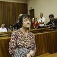 Det er ifølge eksperter en usædvanlig aftale, der er indgået vedrørende løsladelsen af Britta Nielsen, som gør, at hun forlader Sydafrika som en fri kvinde, dog stærkt opdækket af dansk politi, som skal assistere hende til Danmark. Foto: Themba Hadebe / Ritzau Scanpix