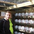Flemming Poulsen møder tidligt og gør klar til dagens træning.