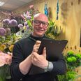 I hverdagen står Dan Xavier bag Fuldt Flor i Skanderborg. Selvom han stadig drømmer om at blive danmarksmester, fylder kunderne og arbejdet i butikken mere og mere i hans faglige stolthed. Foto: Fuldt Flor