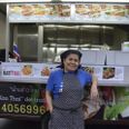 Khanittha Sripirom har kørt ud med street food fra sit mobile køkken i et år. Fra marts udvider hun fra tre dage om ugen til fem. Foto: Anette Bonde.