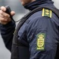 Betjentene var på vej til en anden opgave, de de fik øje på den forulykkede bil. Foto: Rigspolitiet
