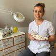 For Charlotte Nørby er de fleste af hendes drømme allerede gået i opfyldelse. Hun har nemlig slået dørene op til sin egen klinik, som hun kører fra hendes nyrenoverede hjem, hvor hun bor med sin mand og deres tre børn et stenkast fra sin søster. Alligevel drømmer hun om endnu mere. Foto: Mark Sigetty.