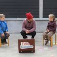 Efter besøget af Tino Tusindben havde børnene i Møllegades Børnehave travlt med at øve sig i abra ka da bra og hokus pukus. Pressefoto