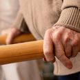 Fra årsskiftet har man ikke længere mulighed for et ophold på Rehabiliteringshøjskolen i Risskov. Kommunen prioriterer flere korttidspladser. Modelfoto: Adobe Stock