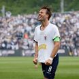 AGFs Patrick Mortensen jubler efter sin sidste scoring i den hvide trøje. Nu er han blevet udnævnt som æresmedlem af Aarhus-klubbens officielle fanklub. Foto: Jens Dresling/Ritzau Scanpix
