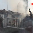 Voldsom brand i etageejendom på Amager.