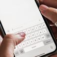 Juni i år er den måned, hvor politiet har modtaget flest anmeldelser om sms-svindel. Arkivfoto: Adobe Stock
