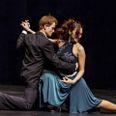 Dansere Oxana Berezhna og Christian Selmer Fredsø Jensen danser for.