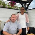 Buasai Sokantha kom til Danmark første gang i 2009. I heldigste fald kan hun håbe på en permanent opholdstilladelse i 2024 og senere dansk statsborgerskab i 2026. Både hun og ægtefællen Keld Møller Jensen har svært ved at forstå, hvorfor der skal gå så lang tid. Foto: Lars Norman Thomsen