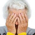 96-årig kvinde udsat for tricktyveri i sit hjem i Aarhus.