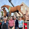 Arbejdsgruppen bag SkulpturBy Galten tog mandag i sidste uge imod årets værker. Fra venstre er det Tove Severinsen, Sonja Henriksen, Kirsten Simonsen og Ellen Jensen. Foto: Grethe Bo Madsen.