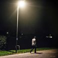 Mørklægning i juni og juli så ud til at være en god idé, men besparelsen gik op i røg, før lyset gjorde. Arkivfoto