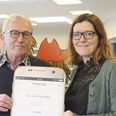 Uffe Høj har netop modtaget en pris fra Jubilæumsfonden fra Danske Bank i Skanderborg for at gøre en særlig indsats for Skanderborg. Uffe Højs arbejde med »Di Heslige Slønglers Klup fremhæves især i motivationen. Foto: Erland Rasmussen