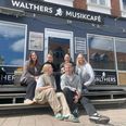 Gruppen af seks studerende har sammen med Walthers Musikcafé stået for arrangementet 23. maj. Øverst fra venstre: Sofia Brokholm, Malene Kaspersen, Nikoline Sønderby og Nicoline Nielsen. Nederst fra venstre: Amalie Bundgaard og Sebastian Sorgenfri. Privatfoto.