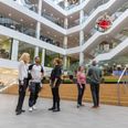 »Særligt den øgede interesse for at uddanne sig til lærer er særdeles positiv i relation til at indfri de politiske ambitioner, der er blevet lanceret i valgkampen om at øge antallet af lærere i folkeskolen for at indføre enten klasser med færre elever eller skolefag med to voksne til stede på én gang,« siger prorektor Helle Kruuse-Andersen, der er den øverst ansvarlige for alle VIAs uddannelser. Foto: VIA University College