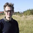 Christoffer Schou har udsigt til at få nej til at udstykke en grund, der ellers er udlagt til udstykning. Han vil kræve erstatning, hvis Skanderborg Kommune siger nej til udstykningen.