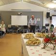 74-årige Gunnar Mortensen blev behørigt fejret af venner, familie og nuværende- og tidligere kursister på Vestre Skole, hvor han i 1968 startede som harmonikalærer.