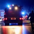 En bil rullede rundt og blev stoppet af et træ. Foto: Presse-fotos.dk.